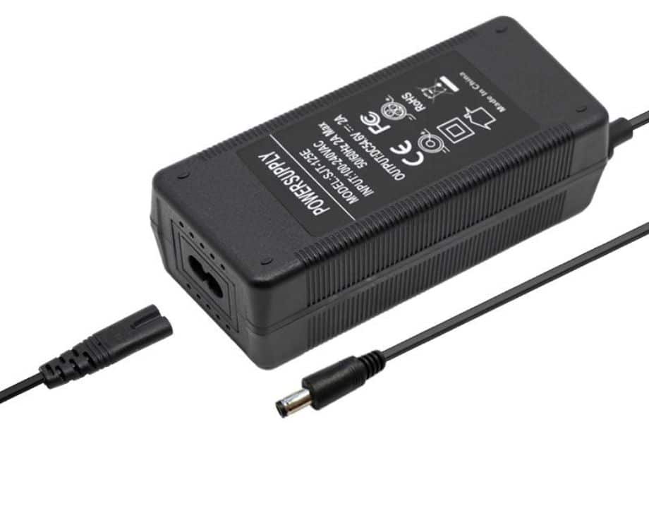 Cargador 48v (salida 54,6v) 2A conector DC 5,5×2,5mm - Imagen 4