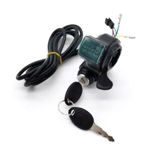 Llave de contacto con voltímetro y acelerador